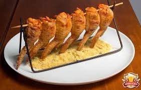 Asa de frango recheada com carne seca