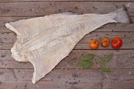 Peixe inteiro bacalhau saithe salgado